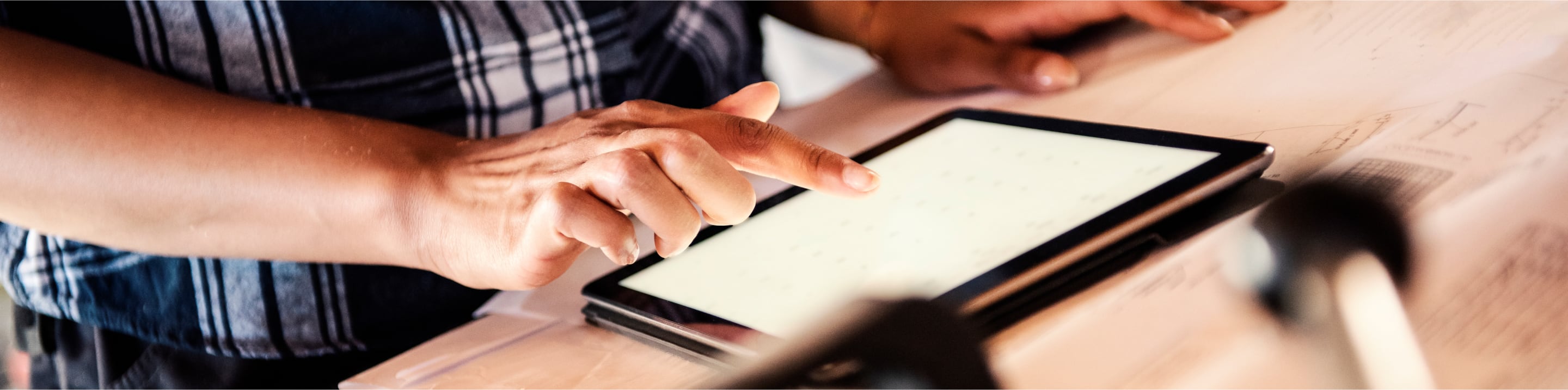 Full width image bar