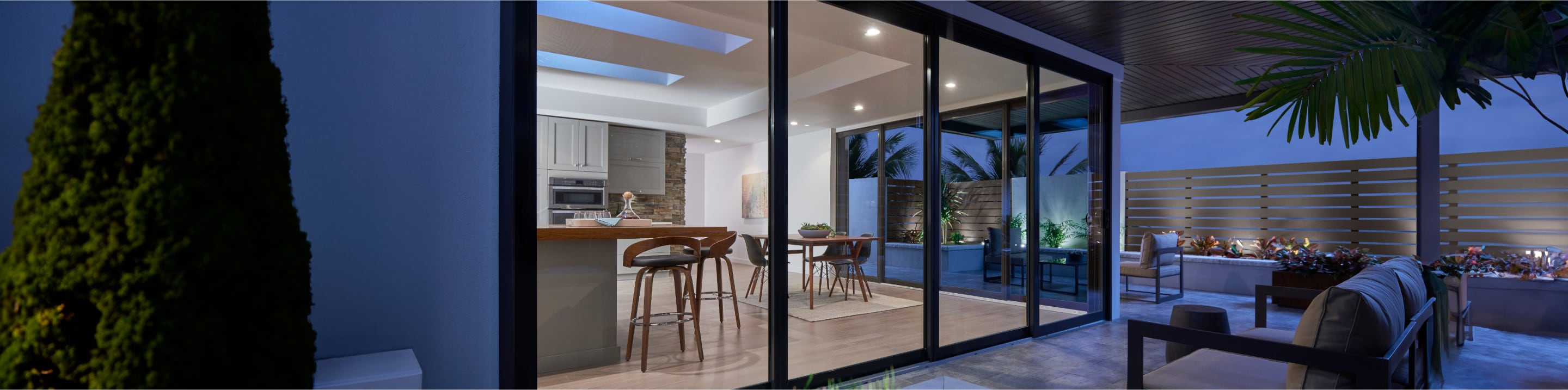 Full width image bar