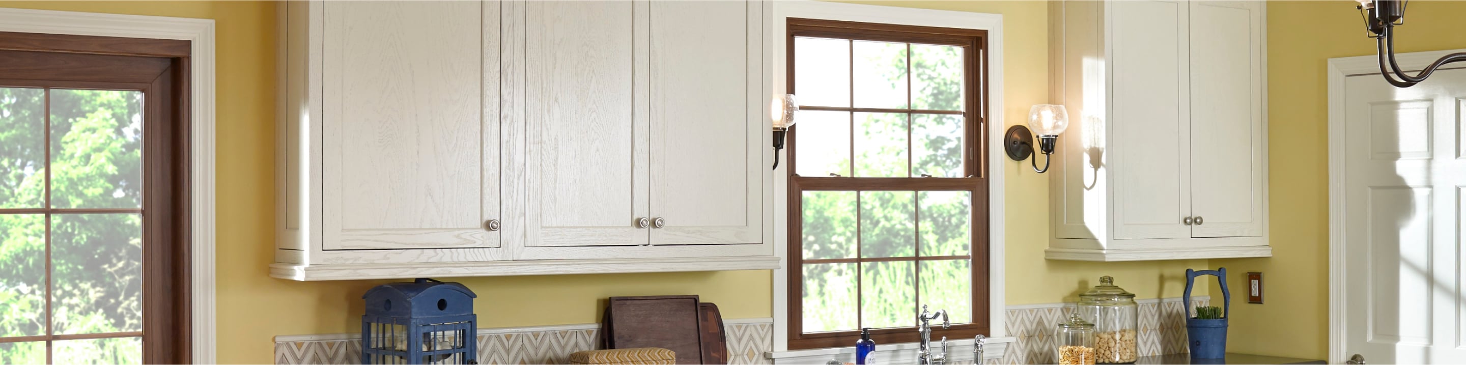 Full width image bar